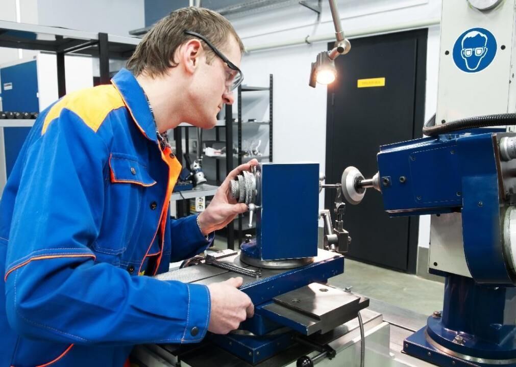 Tennessee: Multiple machine tool setters, operators, and tenders, metal and plastic